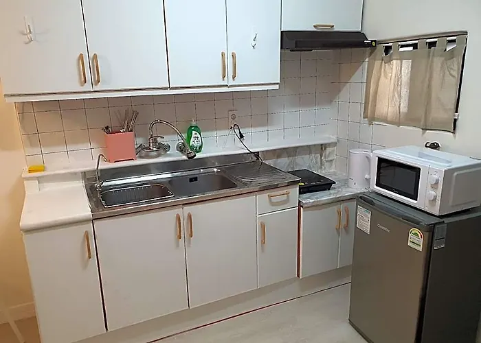 Near Hongik Univ,3rooms,4beds, 2nd Floor 3-15 ホテル 3*