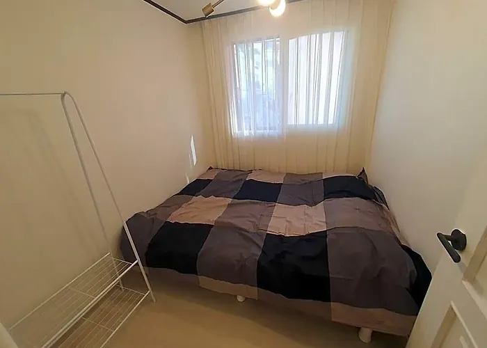 Near Hongik Univ,3rooms,4beds, 2nd Floor 3-15 ホテル